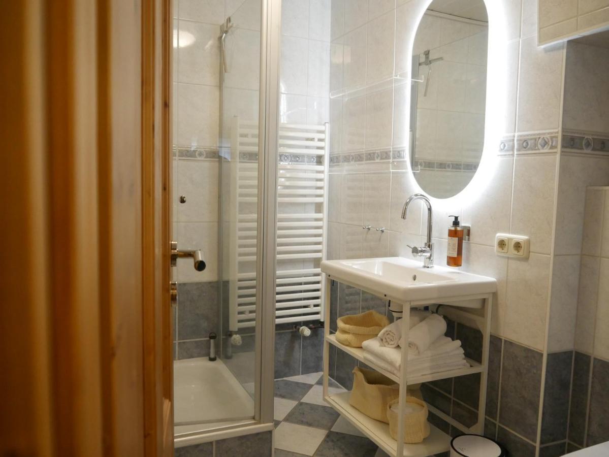 Zentrales Altstadt - Apartment In Lueneburg Mit Terrasse & Parkplatz エクステリア 写真