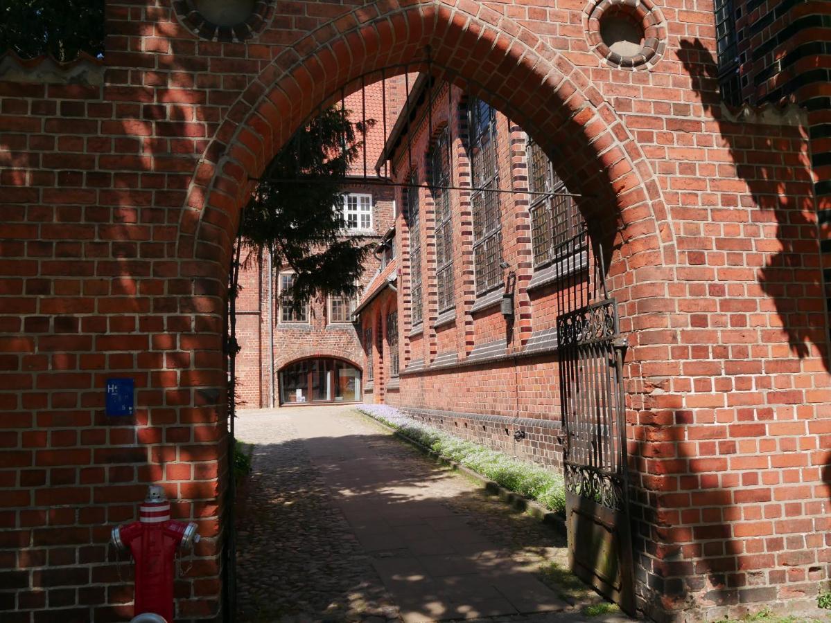 Zentrales Altstadt - Apartment In Lueneburg Mit Terrasse & Parkplatz エクステリア 写真