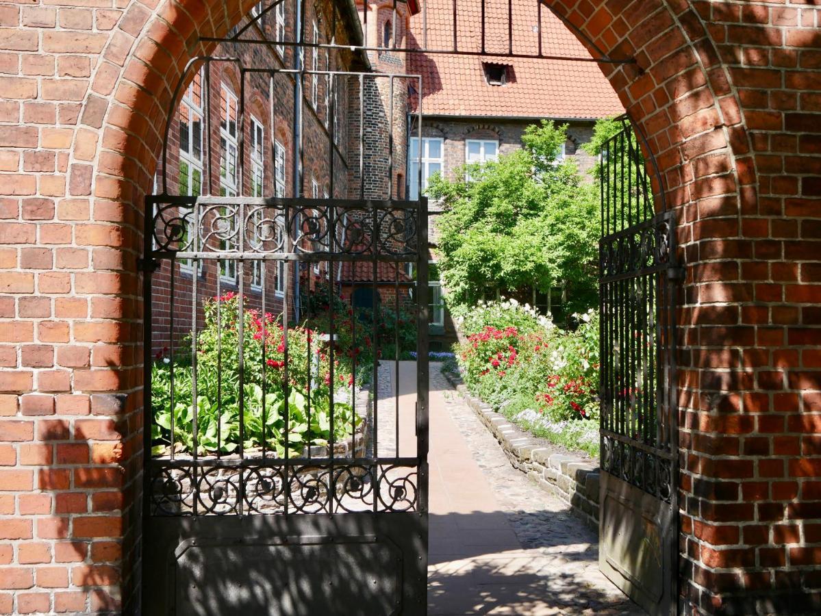 Zentrales Altstadt - Apartment In Lueneburg Mit Terrasse & Parkplatz エクステリア 写真